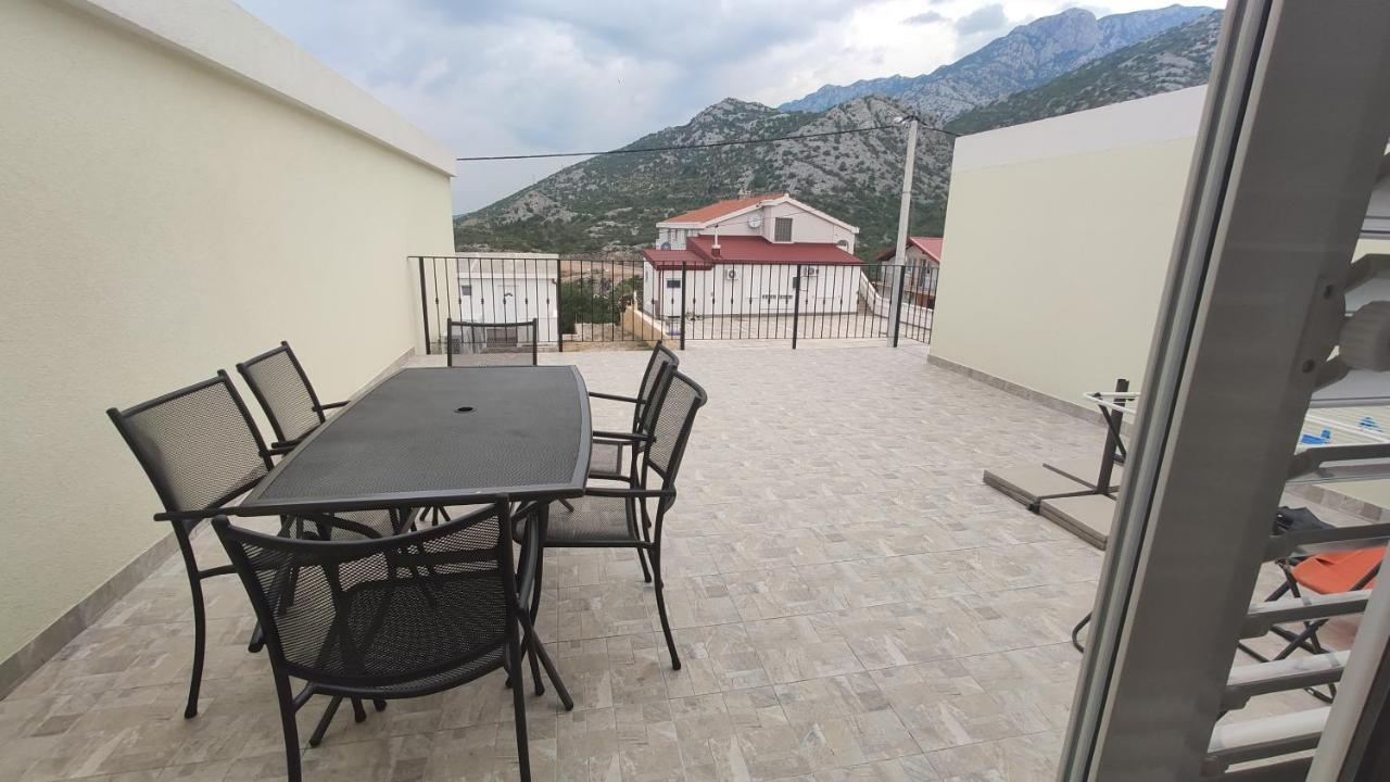 Apartmani Andrea Karlobag Exterior photo